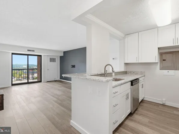 200 N Pickett St APT 1414, Alexandria, VA 22304