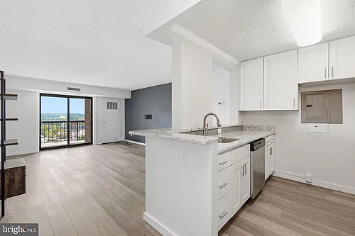 200 N Pickett St #1414 Photo 1