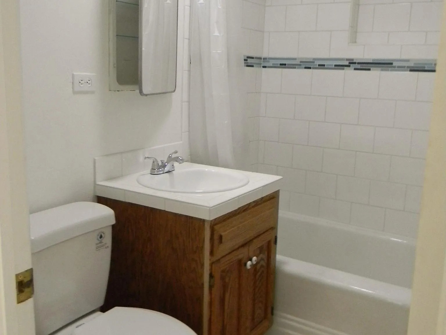 3 bed, 1300 sqft, $600 — Photo 3