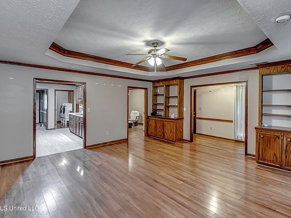 5th image of 133 Oak Ridge Cir