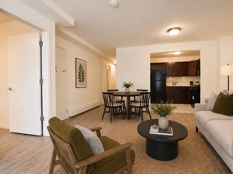 1355 Plimpton Ave #3 — Photo 2