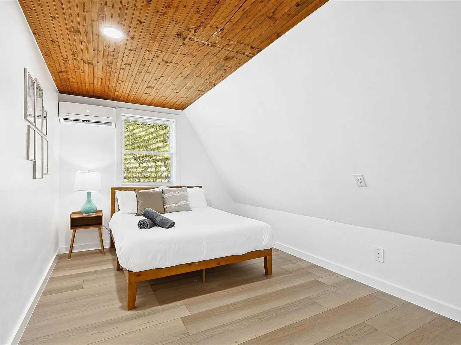 2 bed, 800 sqft, $2,000 — Photo 4