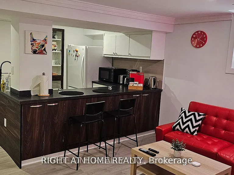 55 Dallas Rd #2 — Photo 2