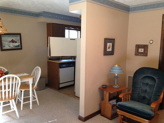 Updtairs Furnished Apartment