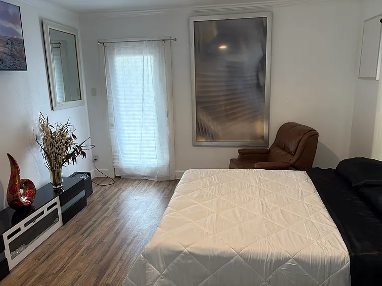 1820 N Macgregor Way — Photo 42