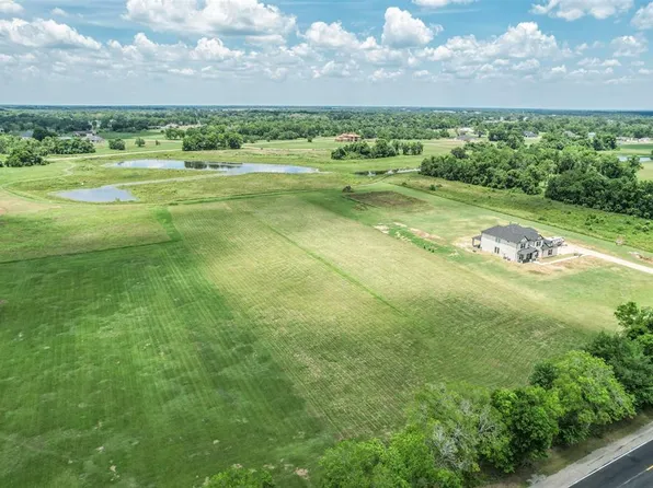 1110 County Road 34, Angleton, TX 77515