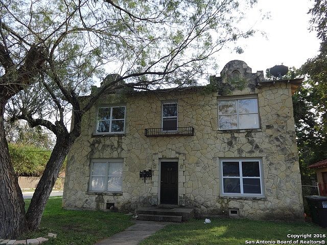 1st image of 1702 W Mistletoe Ave APT 4