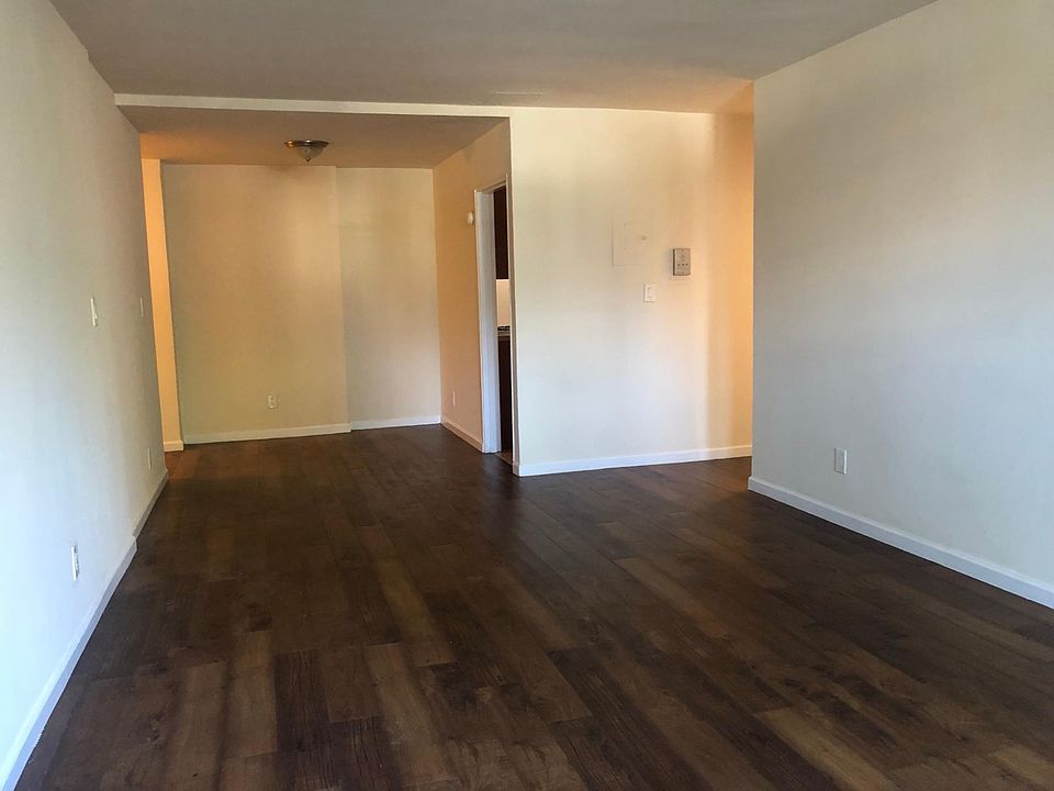 1st image of 14210 Hoover Ave APT 304