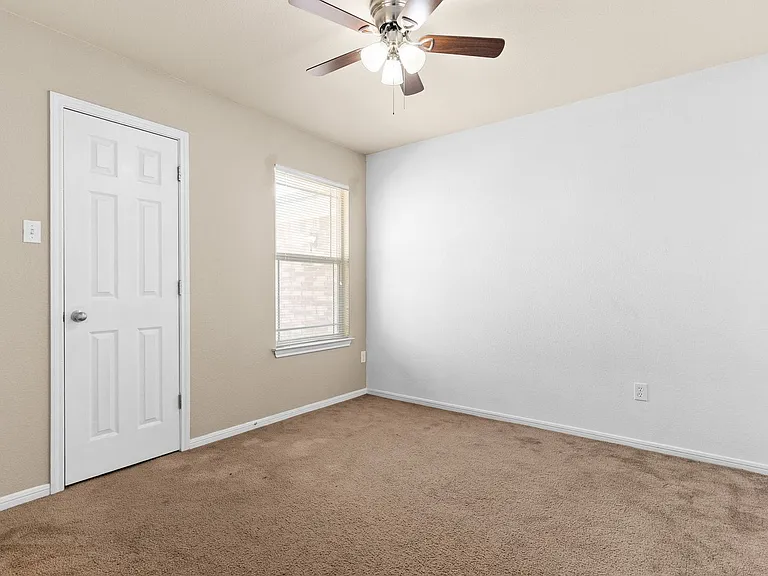 3408 Logsdon St — Photo 11