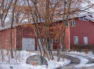 1812 Mehaffey Bridge Rd NE, Solon, IA 52333