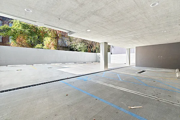 Rented by URBAN UTOPIA REALTY LLC | media 17