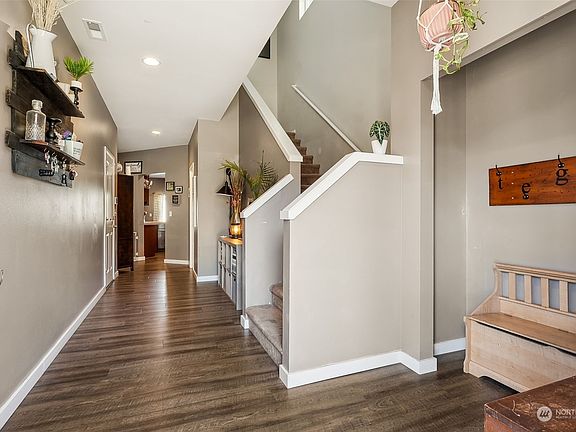 4th image of 20106 18th Avenue Ct E