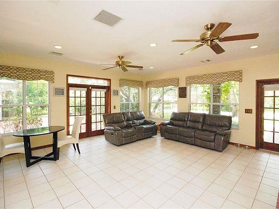 5th image of 1314 Estatewood Dr