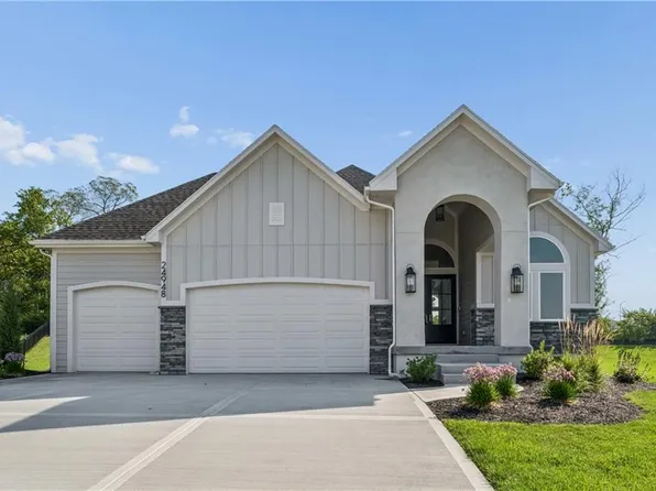 24948 W 98th Pl, Lenexa, KS 66227