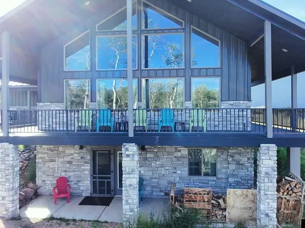 1467 Moose Hollow Rd, Robertson, WY 82944