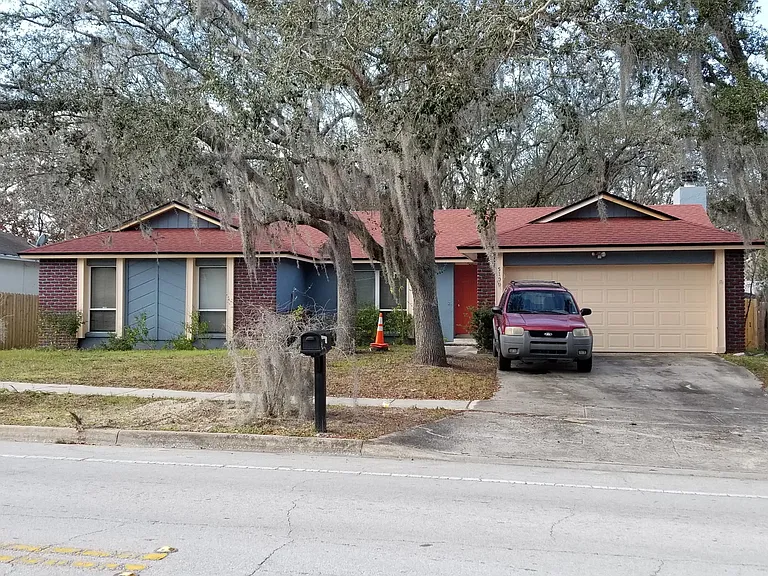 5100 Signal Hill Rd — Photo 1