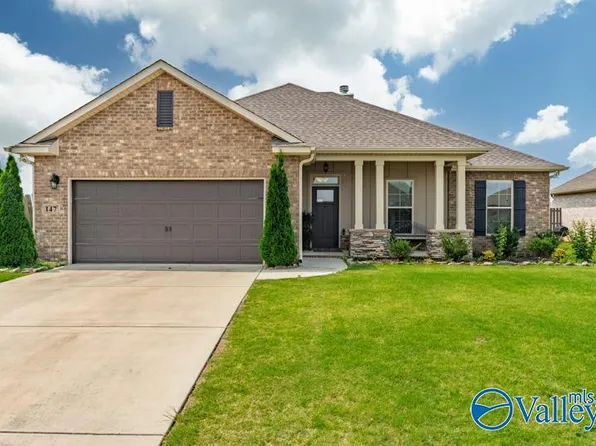 147 Elledge Farm Dr, Hazel Green, AL 35750