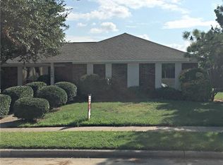 1562 Autumn Breeze Ln, Lewisville, TX 75077