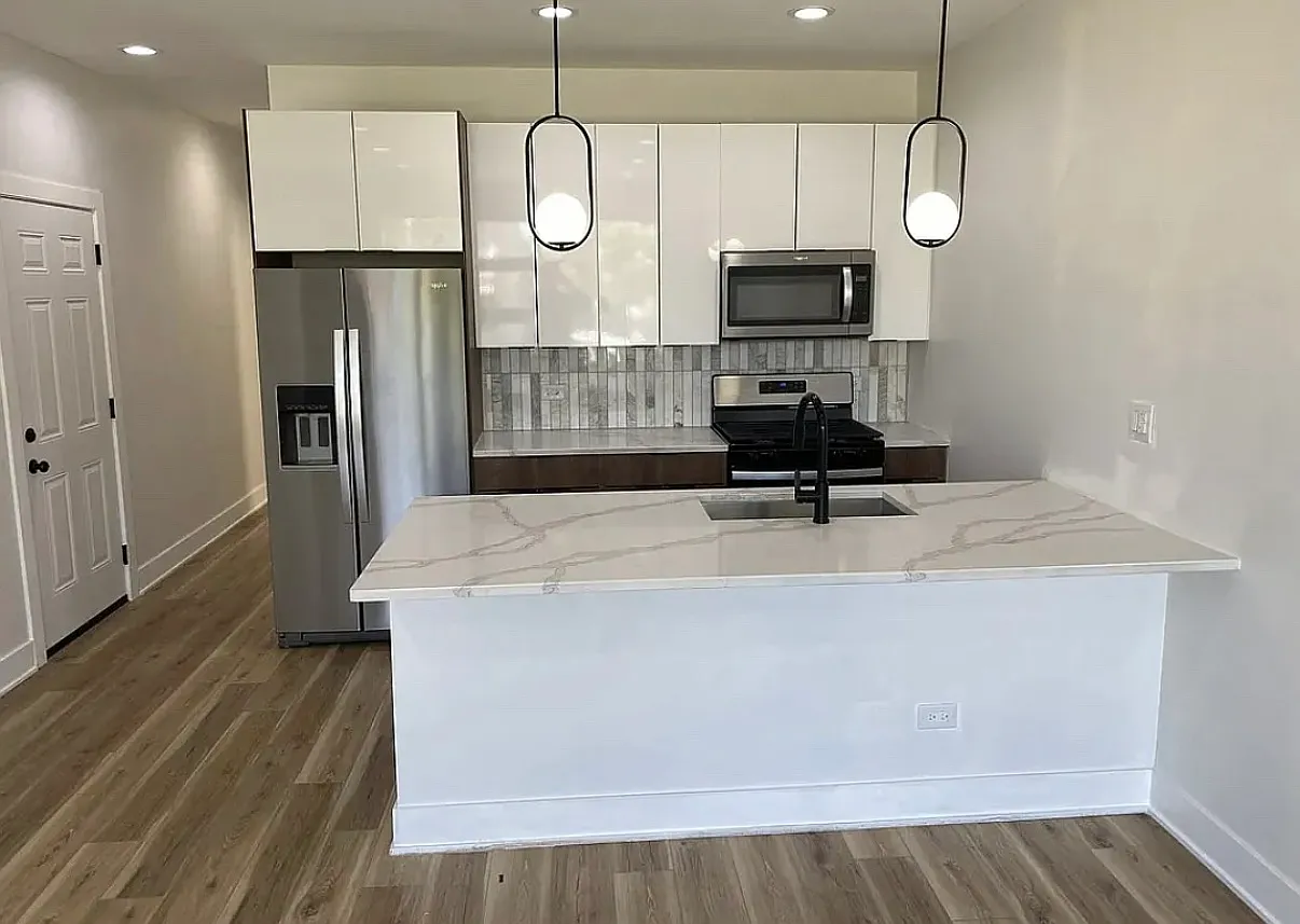 3 bed, 1400 sqft, $2,300 — Photo 4