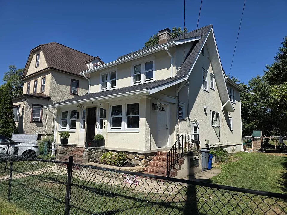 18 Webster Ave