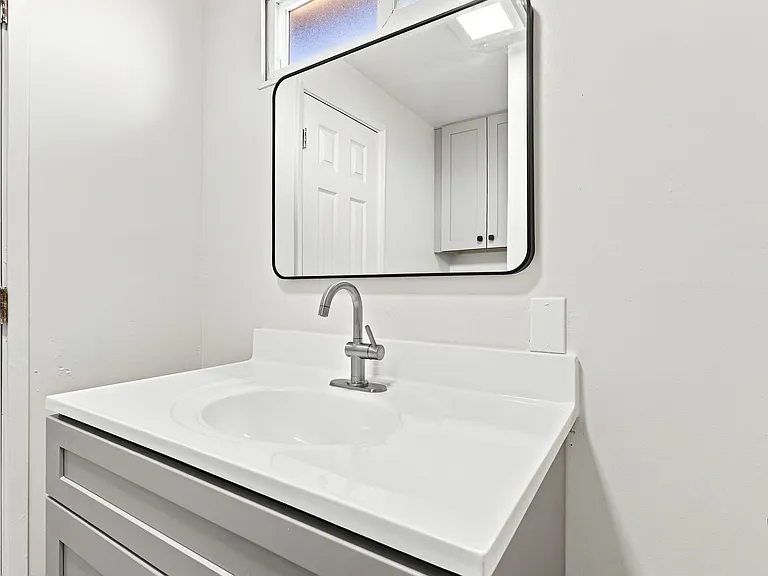 30 Hawthorne Ave — Photo 8