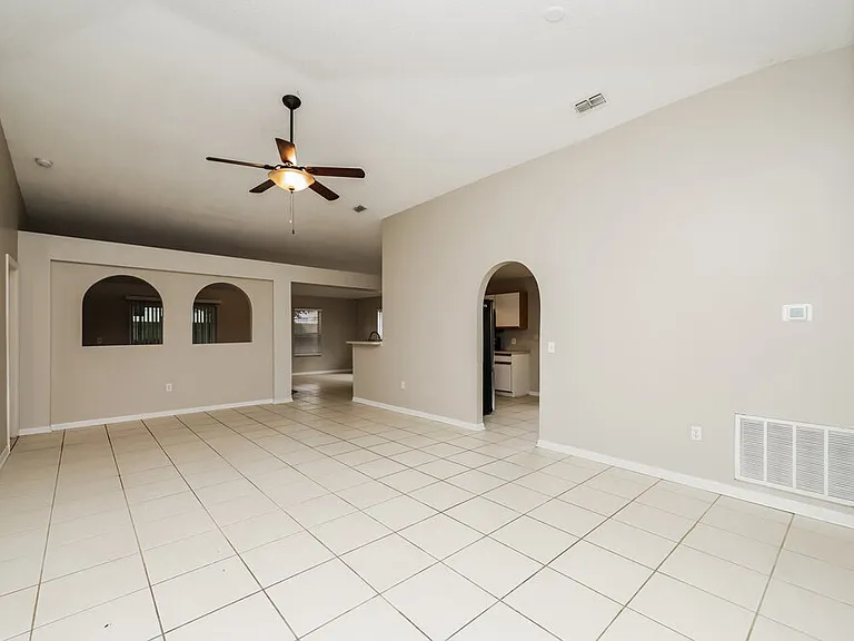 12814 Lake Vista Dr — Photo 3
