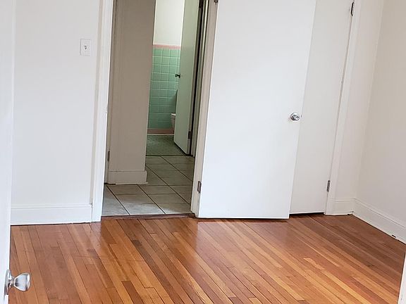 5th image of 5513 W End Blvd N