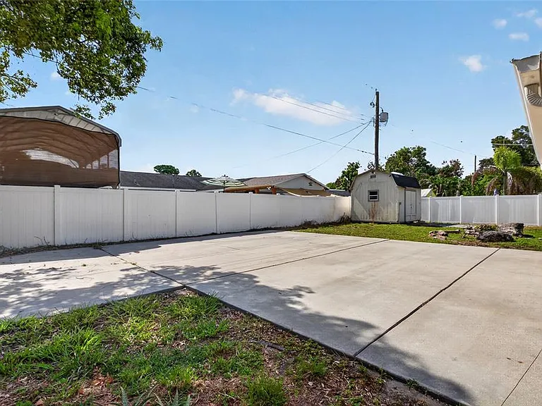 6411 Santa Monica Dr — Photo 34