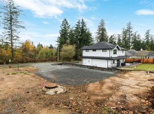 768 Lindsay St, Saanich, BC V8Z3E1