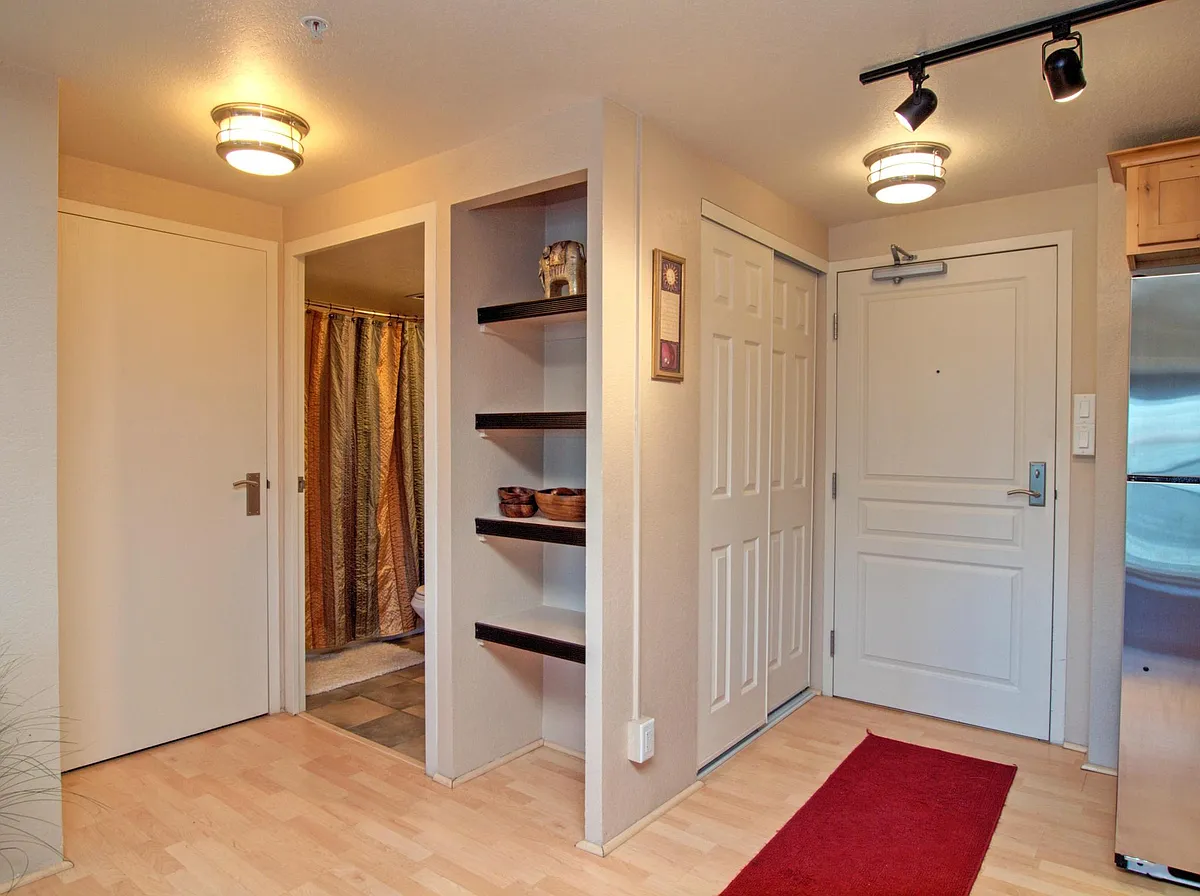 Entry to loft - 417 E Kiowa St #304