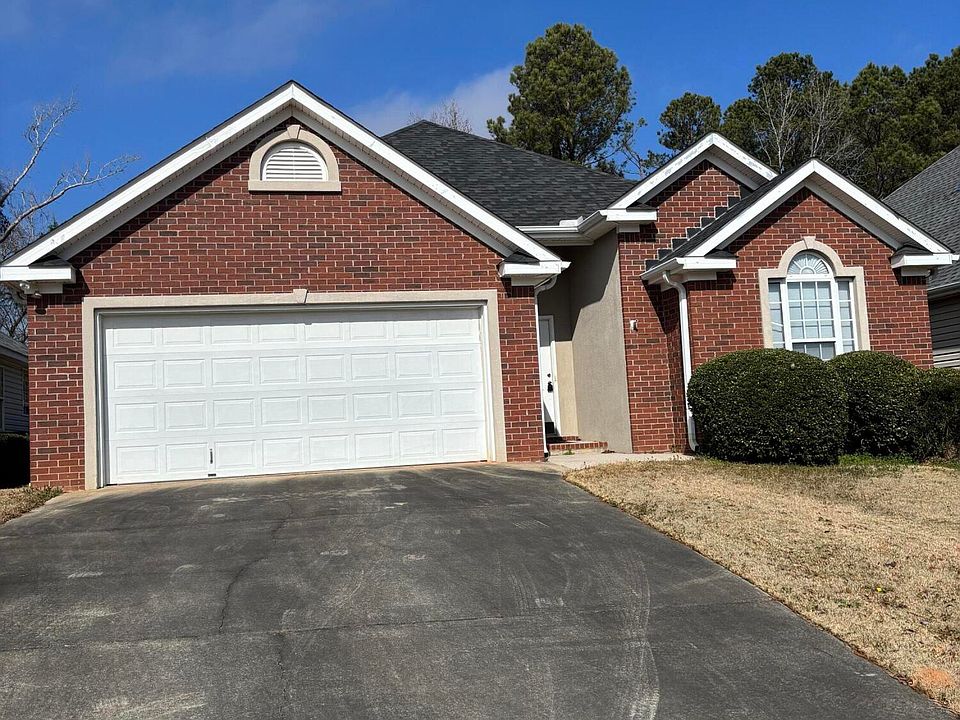 1st image of 590 Bradford Ln