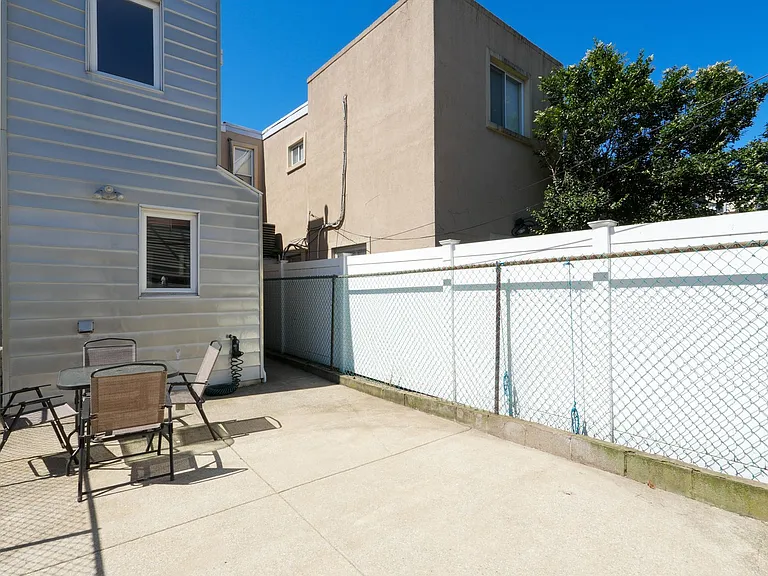 217 Moore St — Photo 19