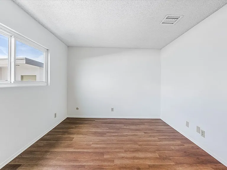 636 E Harvard Rd #C — Photo 10