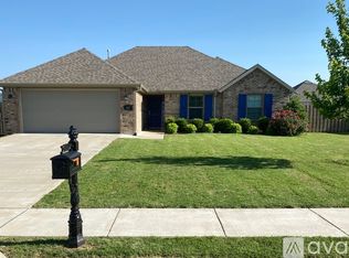 469 Caballo St, Farmington, AR 72730