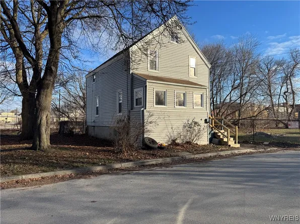 11 Hall St, Batavia, NY 14020