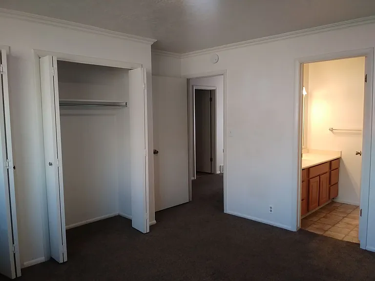 2734 N Edgewood Dr — Photo 8