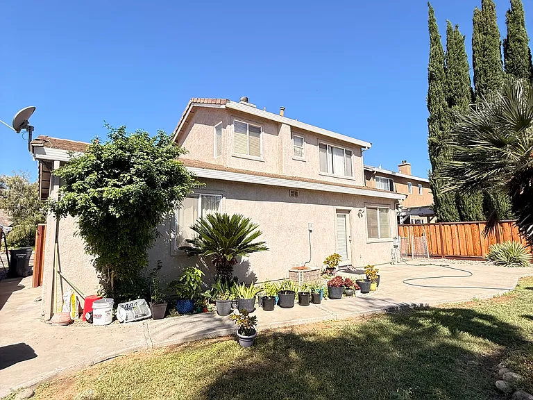 1236 Crossroads Ct — Photo 9