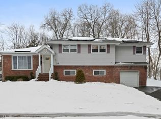 27 Viewpoint Rd, Wayne Twp., NJ 07470