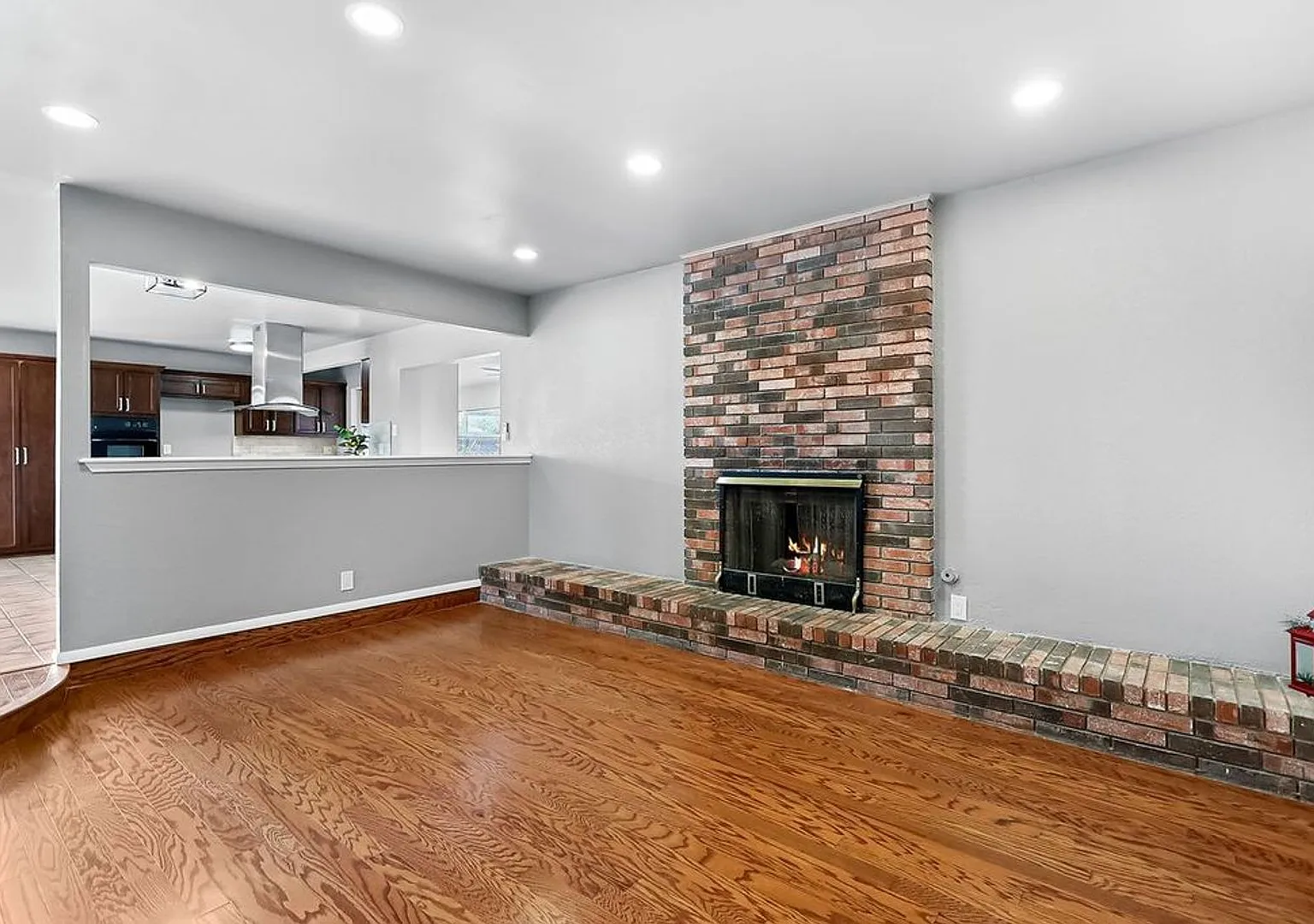 Beautiful East side House 3 bed-2 bath 79928 — Photo 4