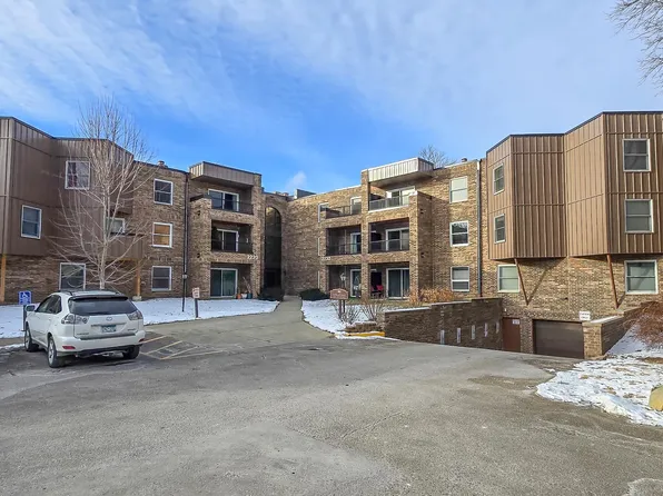 2230 Midland Grove Rd APT 305, Roseville, MN 55113