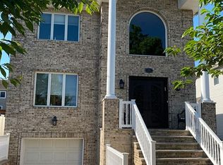 550 Darlington Ave, Staten Island, NY 10309