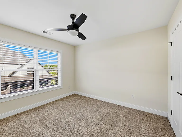1020 Easton Ct — Photo 60