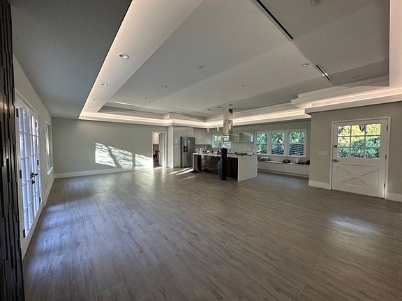 5th image of 4929 Reseda Blvd