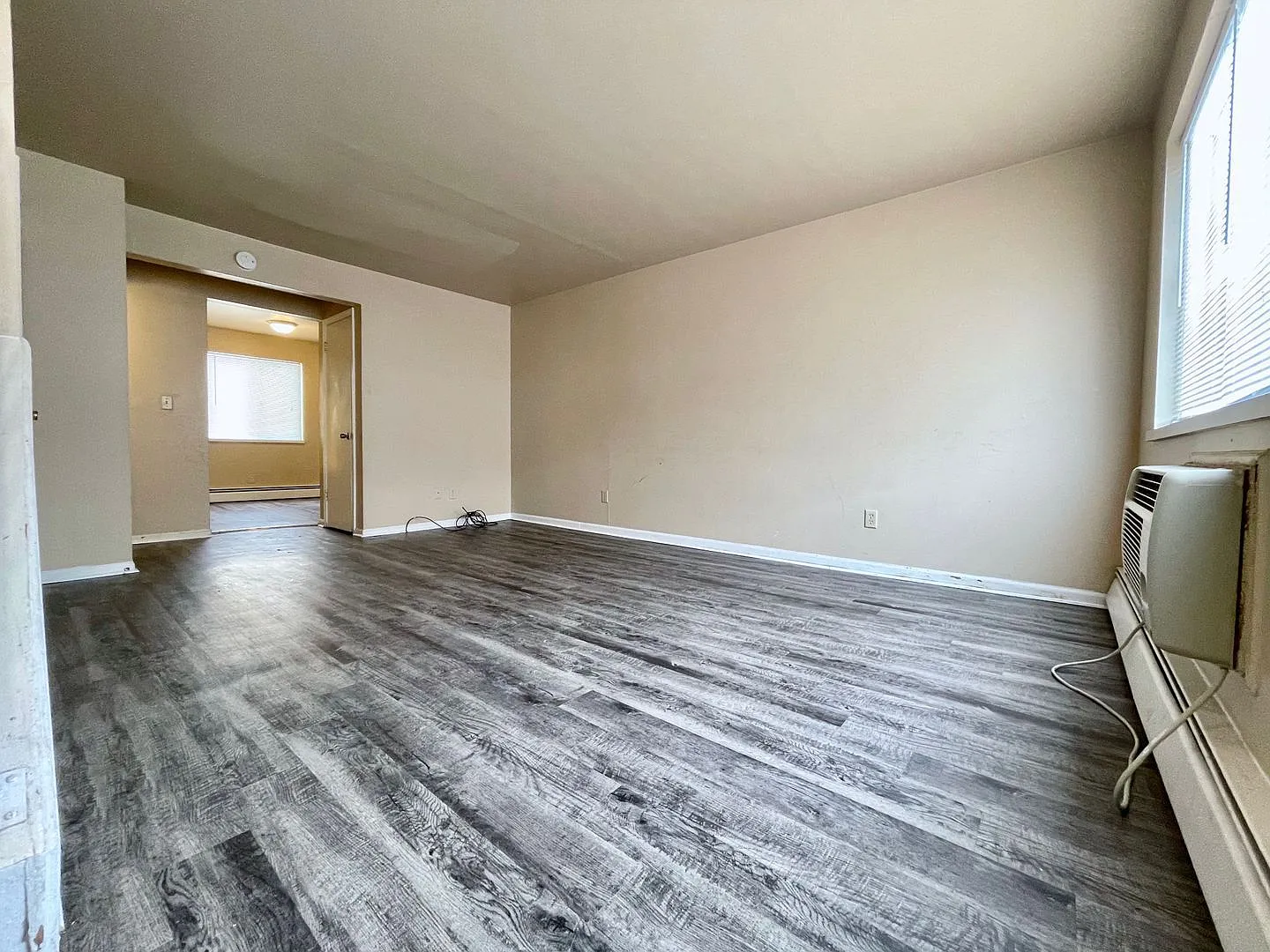 2 bed, 1.5 bath, 1100 sqft, $1,250 — Photo 2