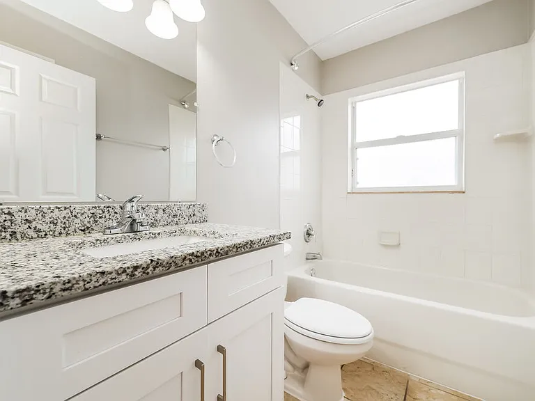 1221 Barclay Wood Dr — Photo 15