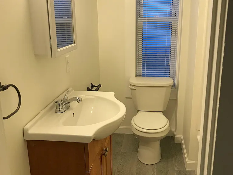 218 Hartford St #A — Photo 11