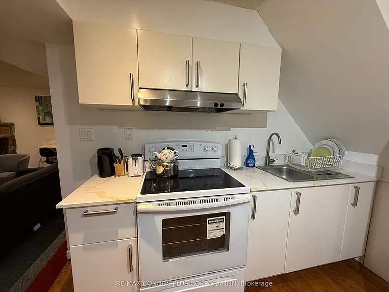 7 McKelvey Dr #LOWER LEVEL B — Photo 5