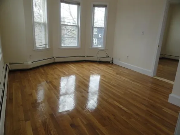 38 Bond St, Somerville, MA 02145