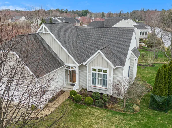 18180 Lost Creek Ln, Spring Lake, MI 49456