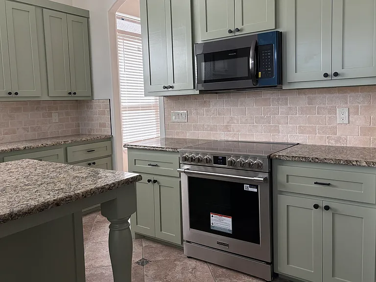 2206 Hartley Dr — Photo 6